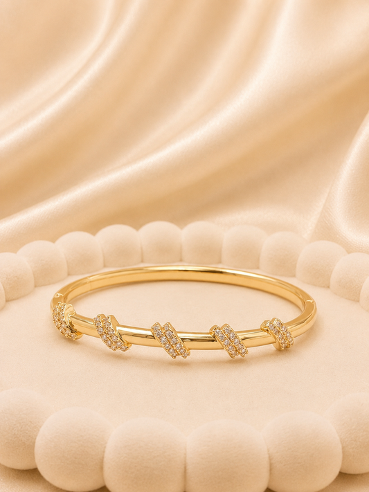 Torsade Bangle